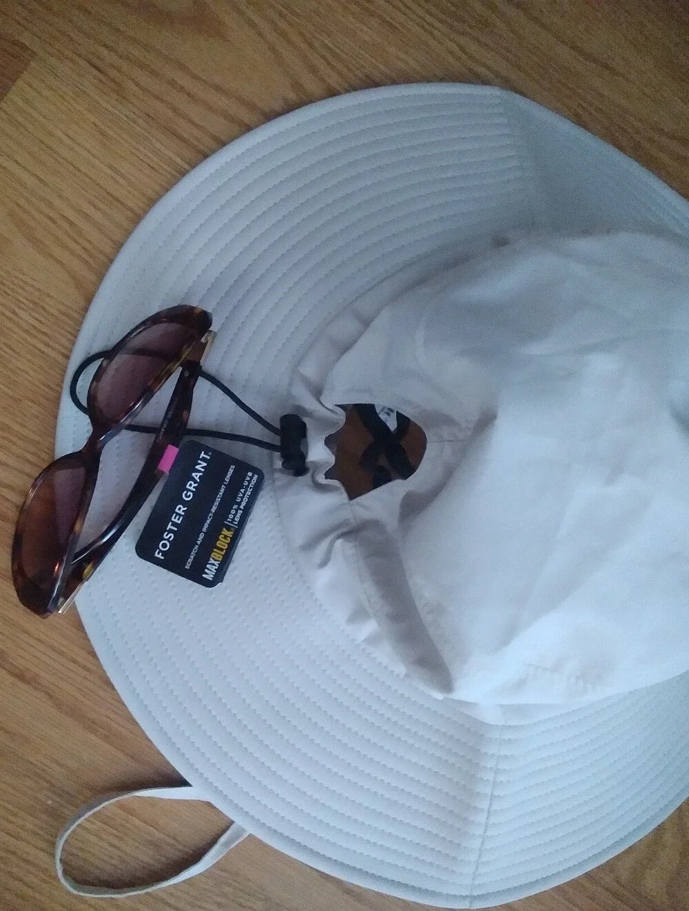 Summer Set.. Wide-Brim Sun Hat Plus Foster Grant Maxblock Nwt Sun glasses